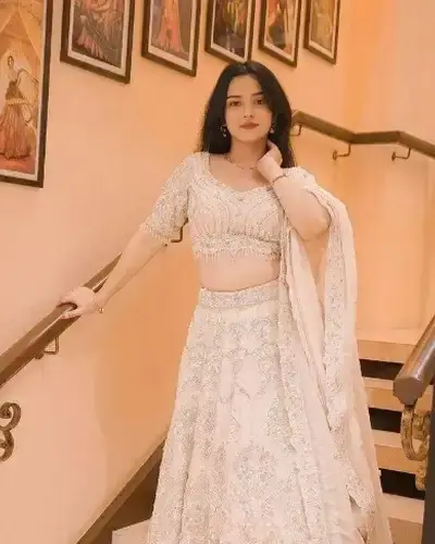 Escort Veraval